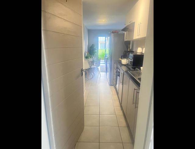 2 BEDROOM PROPERTY TO RENT IN CLUBVIEW